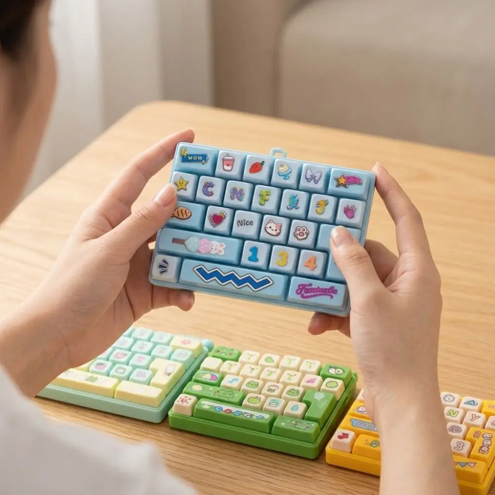 Colorful 26 Key Keyboard Keychain Squeeze Feel Anime Style Mechanical Fidget Keyboard Impact Resistant Wit Hanging Chain
