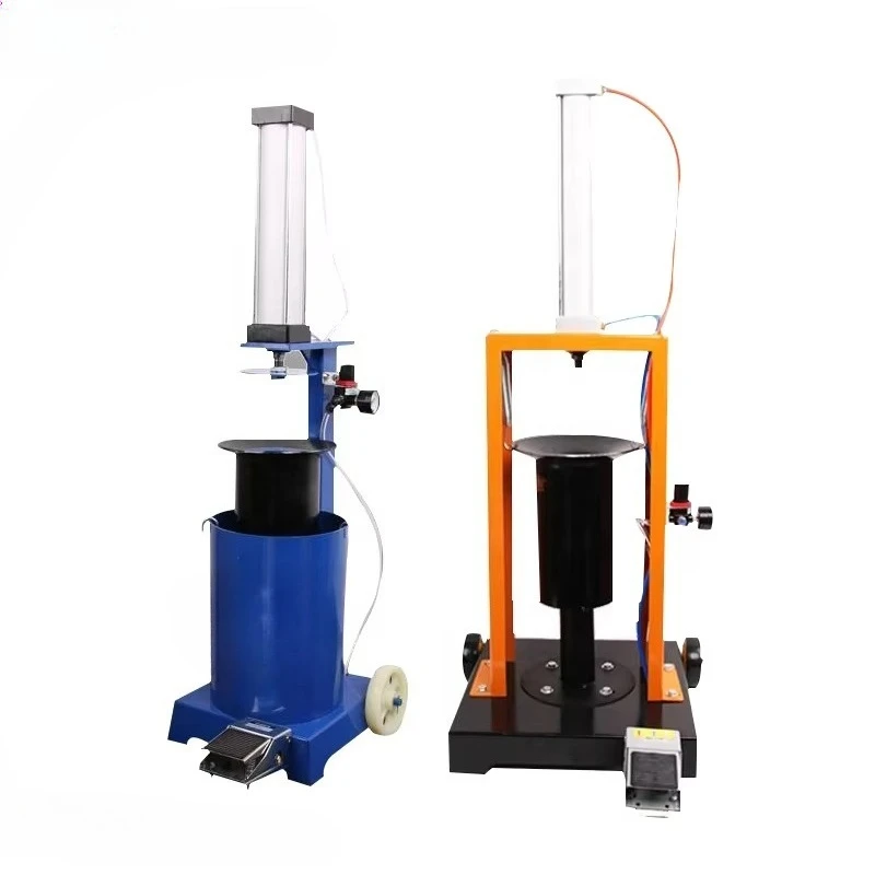 Bearing cleaning tool for automatic pneumatic lubricating oil filling machine