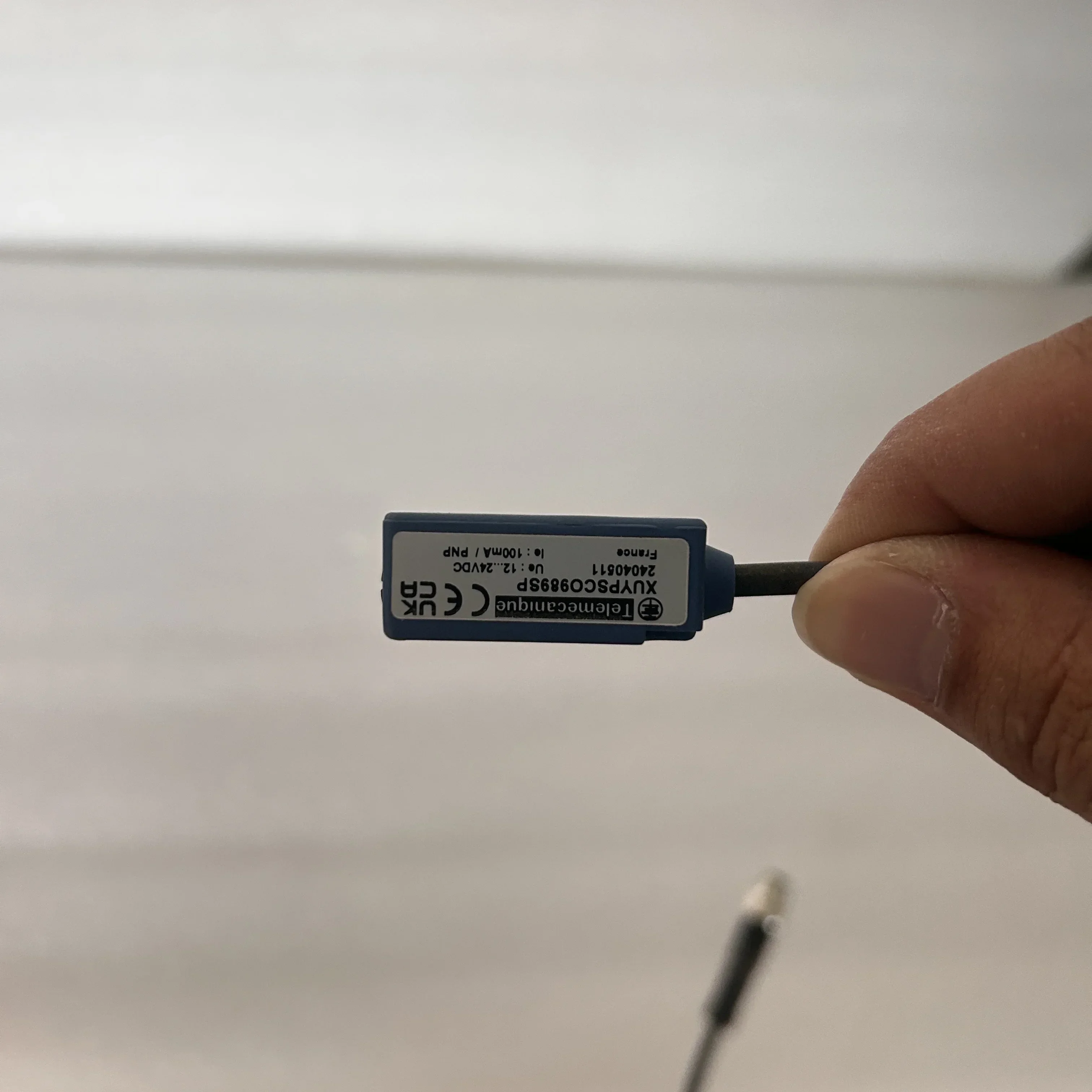 2026 XUYPSCO989SP Telemecaniqu Sensors Diffuse Photoelectric Sensor