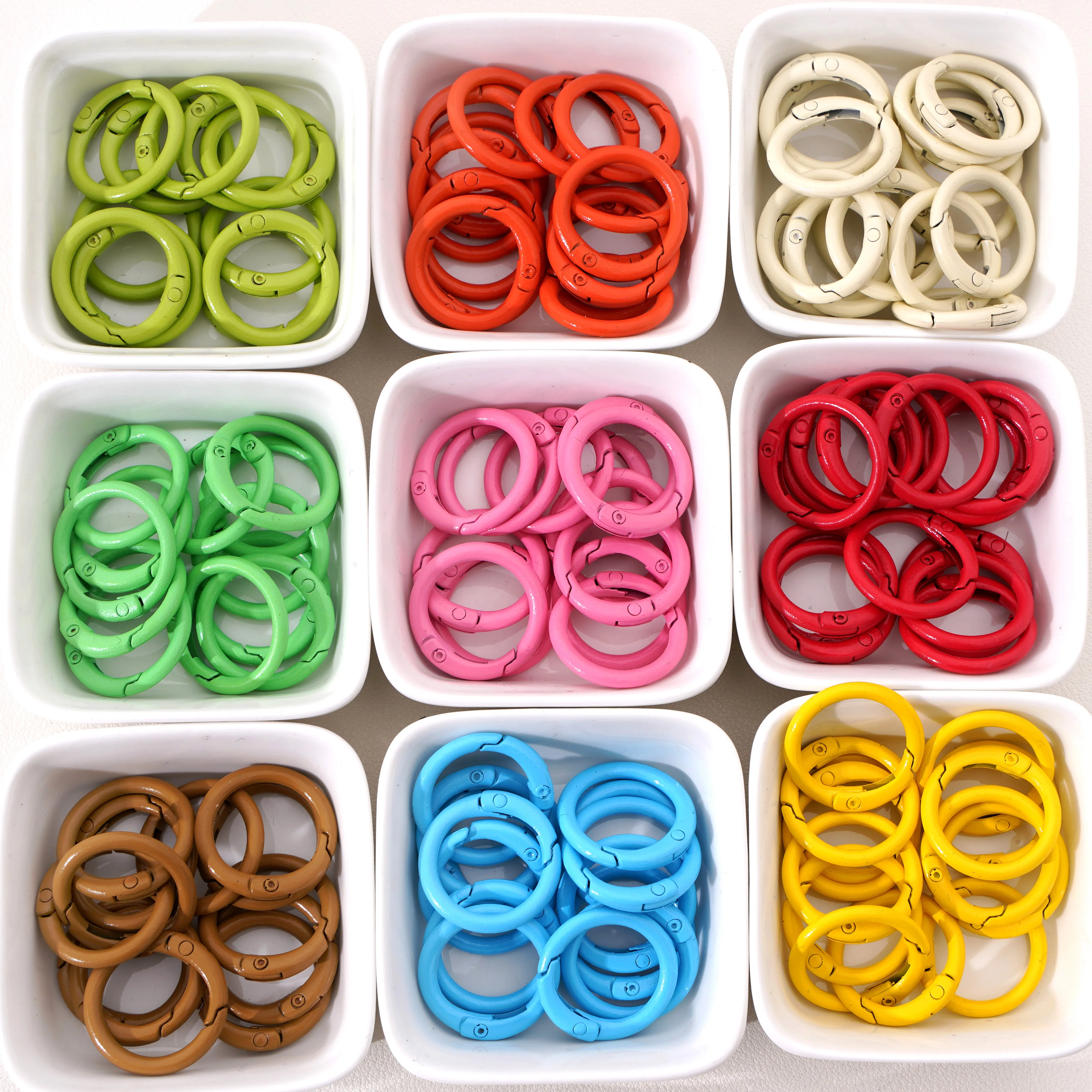 5Pcs Colorful Alloy O Ring Keychain Spring Clasp Keyring Key Chain Open Round Carabiner Buckle Connector for DIY Jewelry Making