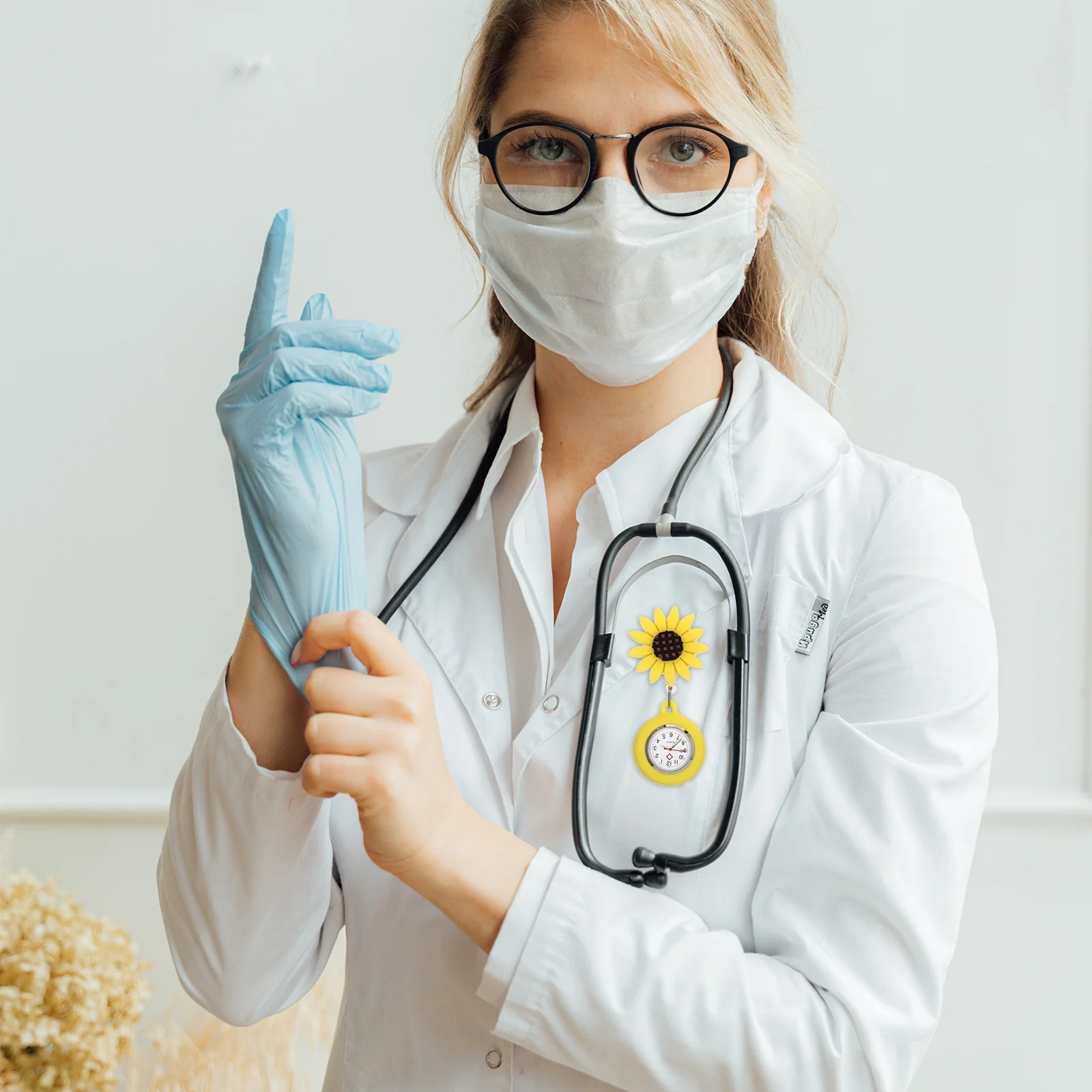 

1Pcs Nurse Watch Hanging Buckle Sunflower Design Durable Pocket Watch Large Dial Easy Read Nursing Gift Nurse Gift