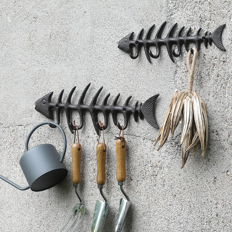 

American Fish Bone Shape Hook Vintage Cast Iron Craft for Garden Courtyard Outdoor Decoration Wall Hook