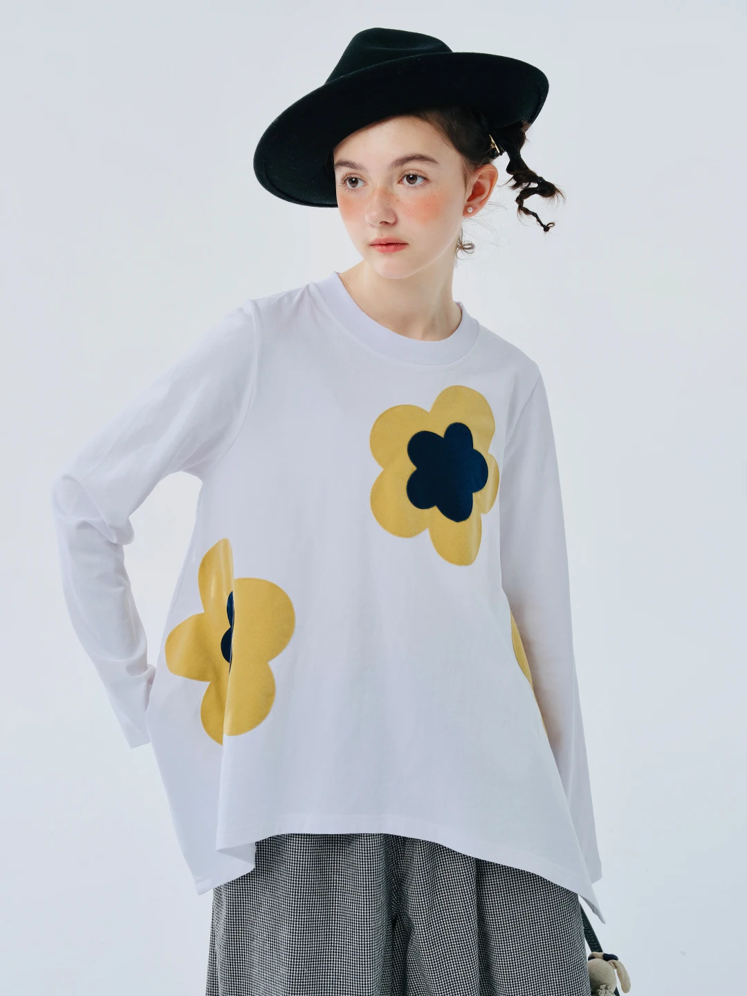 IMAKOKONI original design flower print solid color long-sleeved bottoming shirt loose T-shirt 244492