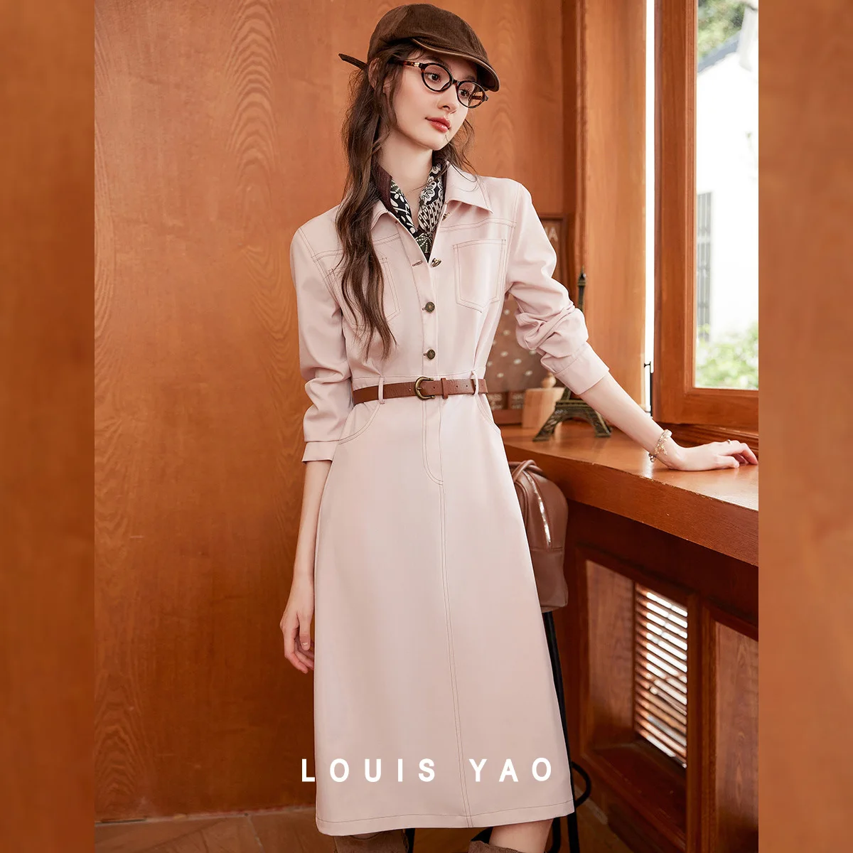 

LOUIS YAO Elegant Collared Long-Sleeved Dress 2025 Autumn Gentle Non-Stretch Fitted Long Women's Dress Chic Street Wear