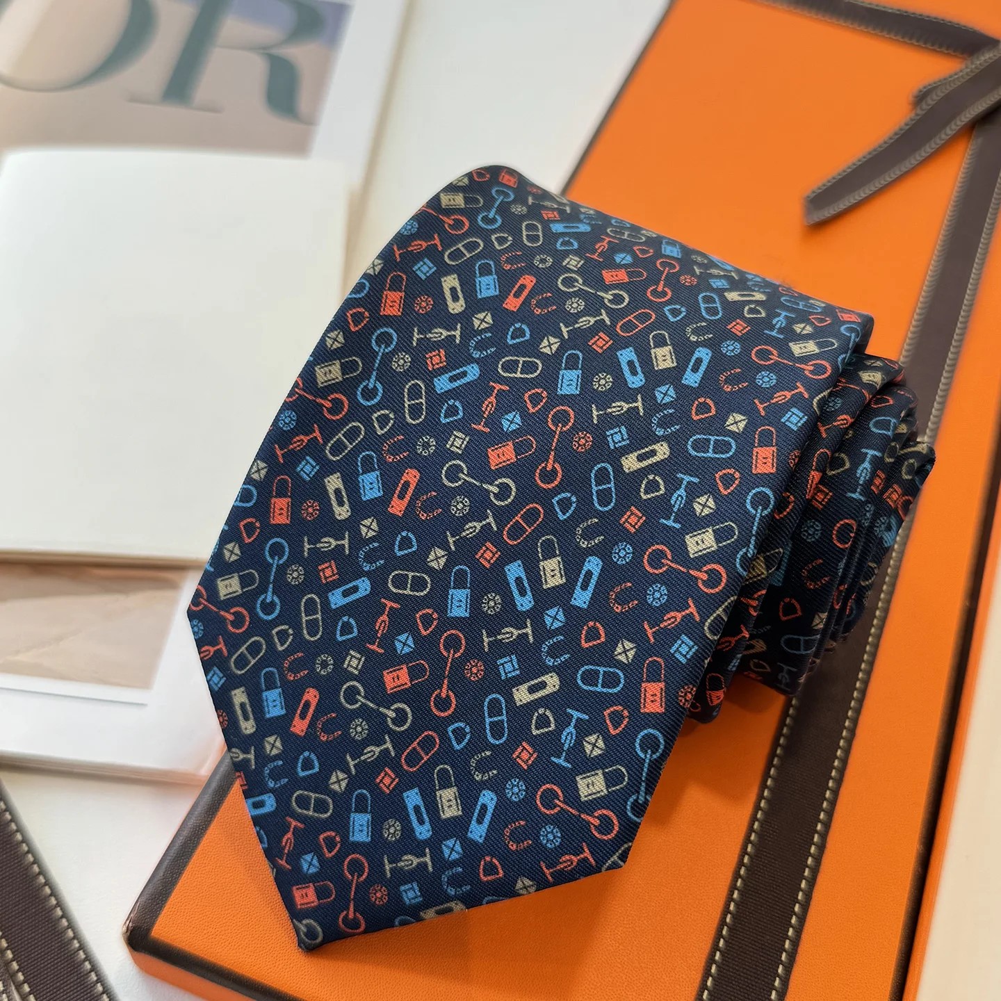 cravate-en-soie-retro-pour-homme-ideale-pour-les-occasions-formelles-les-mariages-les-fetes-et-les-affaires-cravate-a-motifs-cousue-a-la-main-parfaite-pour-votre-petit-ami-ou-votre-mari