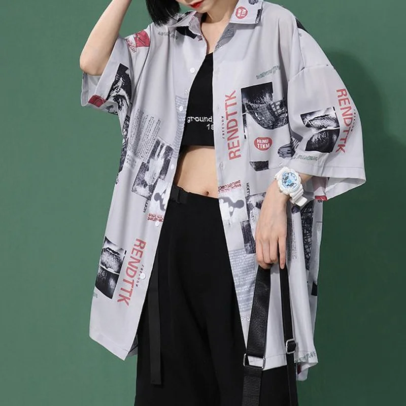 2023 New Summer Fashion Art Hong Kong Style Newspaper Print Design Sense Small Market Harajuku Retro Top Loose Outfitting Shirt