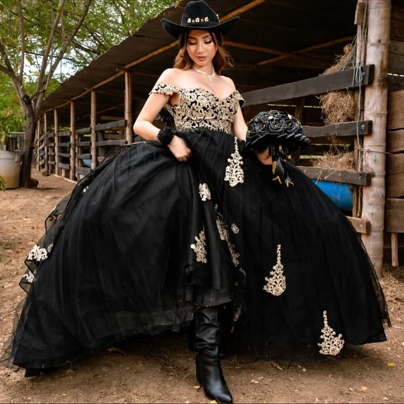 

Dlack Quinceanera Dress off-shoulder crystal Lace layering glitter decal Long tail vestidos de 15 Quinceanera ﻿Customize