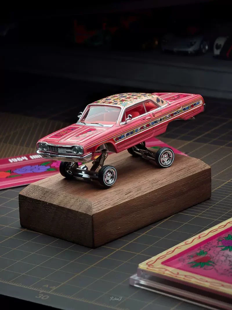 97M Model 1/64 Scale 1964 Impala SS Lowrider Bounce Car Alloy Car Model Classics Adult Souvenir Gift Static Display