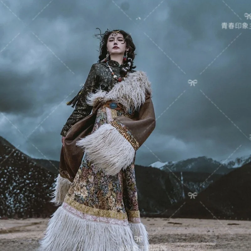 

New Tibetans Robe Photography Studio Outdoor Shooting Atmosphere Travel Photography Clothing Ladies Ethnic Fashion Portrait