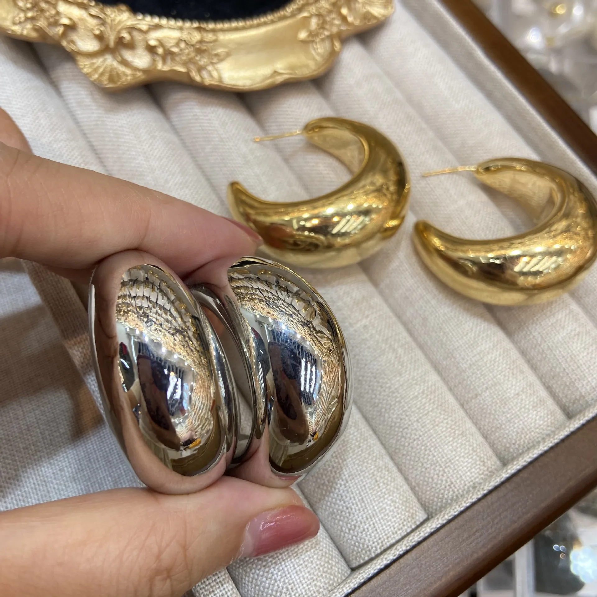 Smooth Mirror Finish Thick C-Shaped Open Hoops Crescent Moon Metallic Statement Earrings Trendy Women Accessories