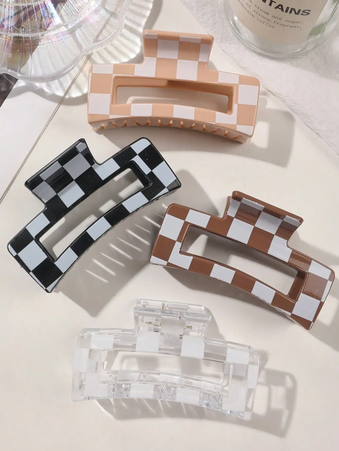 1/4Pcs Schwarz Weiß Karierten Rechteck Haar Klaue Clips Für Frauen Mädchen Mode Glänzend Shark Clips Winter Haar zubehör Geschenk – Detail 3
