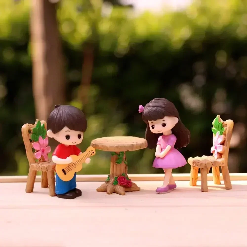 2pcs Miniatures Boy Girl Guitar Sweet Lovers Couple Figurines Craft Fairy Mini Dolls Valentine's Day Wedding Accessories Home