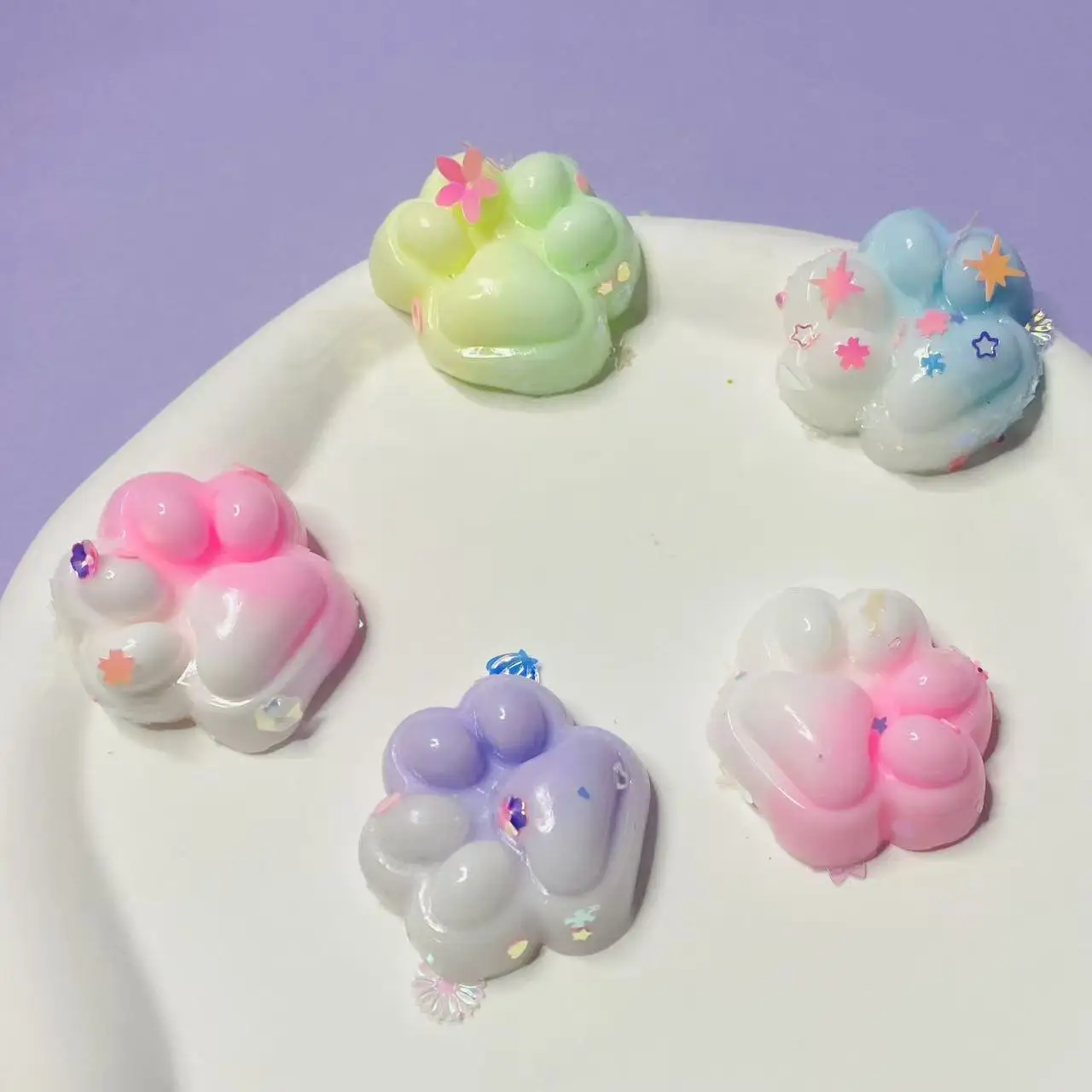 5Pcs/1 Beutel Gradienten Mini Pailletten Katze Pfoten Prise Weiche Langsam Rebound Spielzeug Transparent Kristall Katze Pfote Nette Squeeze Stress Relief Spielzeug