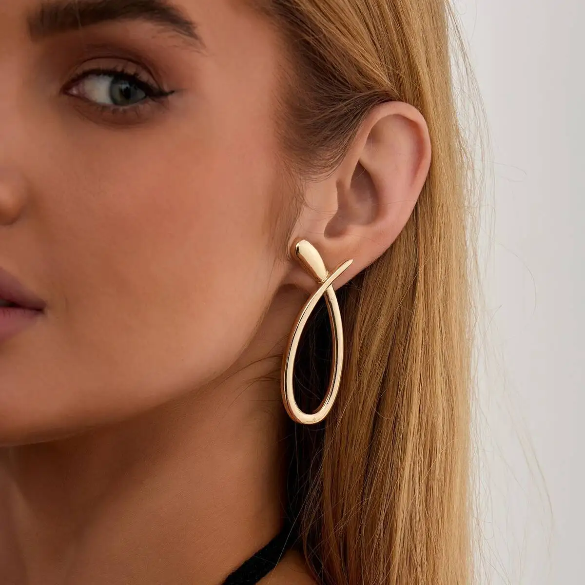 IngeSight.Z Simple Vintage Hollow Geometric Stud Earrings For Women Creative Intersecting Lines Piercing Earrings Charm Jewelry