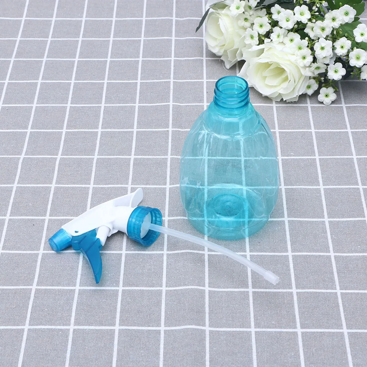 

2pcs Plastic Pressure Watering Sprayer Candy Color Handheld Garden Irrigation Spray Bottle For Indoor Outdoor Plants Flower