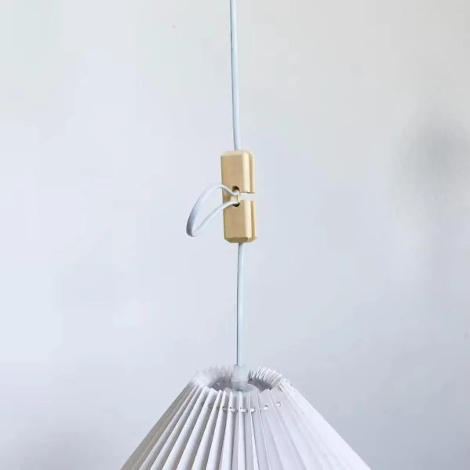 Cable Management Accessory Cord Lock Hook Wooden Light Cord Adjuster Shorten Lamp Cords for Living Room