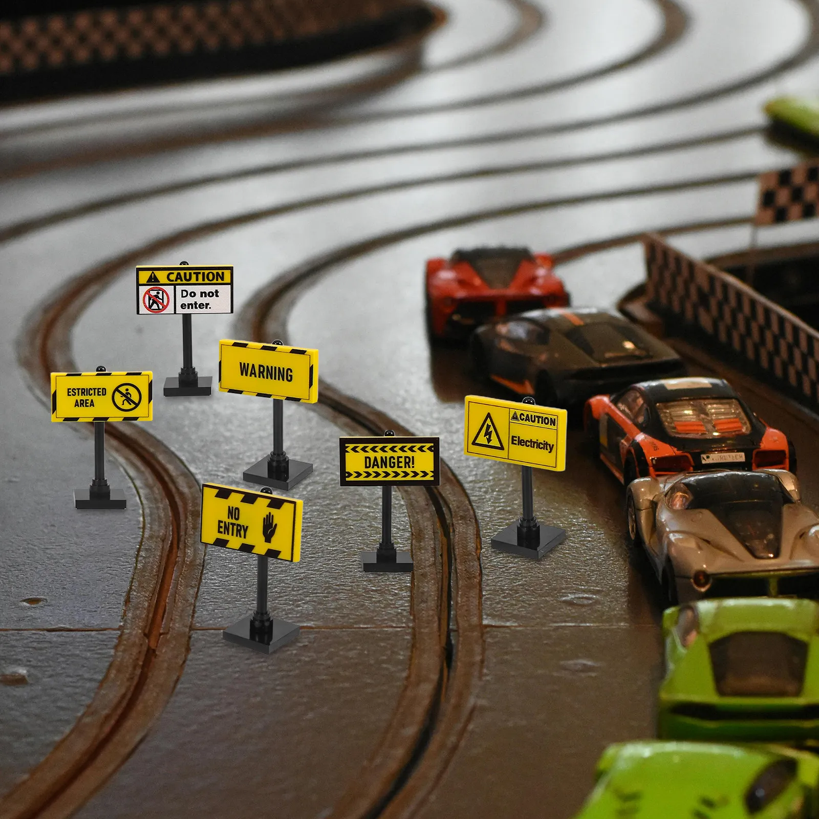 

Набор из 6 миниатюрных дорожных знаков и баррикад для обучения безопасности дорожного движения, развивающий игровой набор для детей и взрослых, интерактивная игра для изучения правил дорожного движения