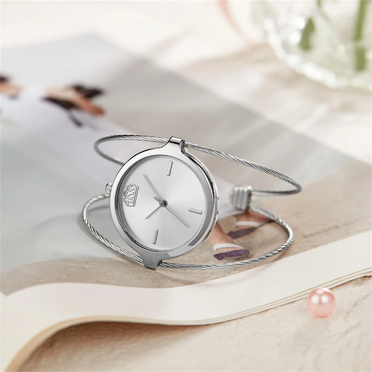 Fashion casual ladies quartz watch, round bracelet watch, elegant alloy ladies watch, quartz watch.