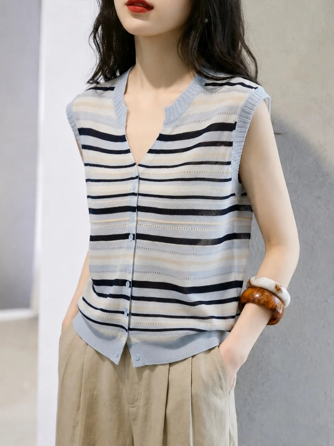

Ice Silk Knitted Top Women's Loose Fit Single Button Design Sensation Color Block Striped Design Summer Soft Skin-friendly Shirt