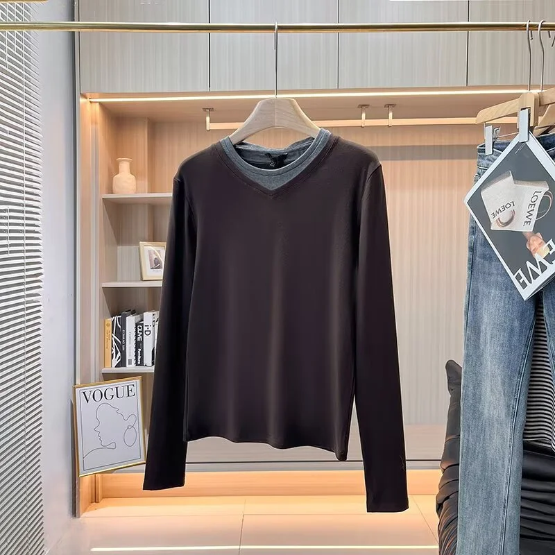 

Maxdutti Minimalist Fashion Lady Round Neck Color Blocked Fake Two-Piece Long Sleeved Cotton T-shirt Women Tops T-shirt Woman Cl