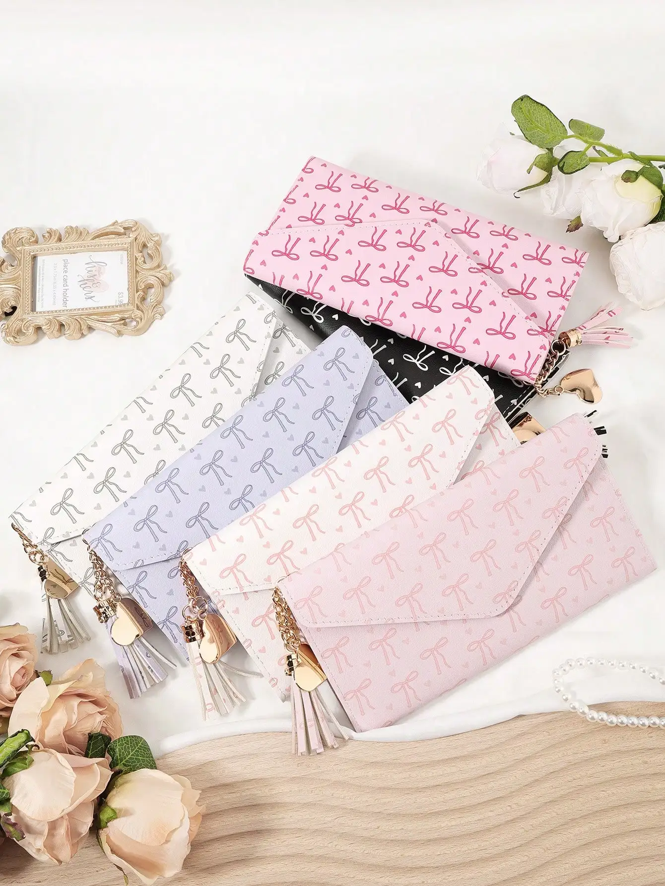 

Длинный кошелек-конверт с принтом в виде бантиков, тонкий, складной, для карт, наличных и документов.