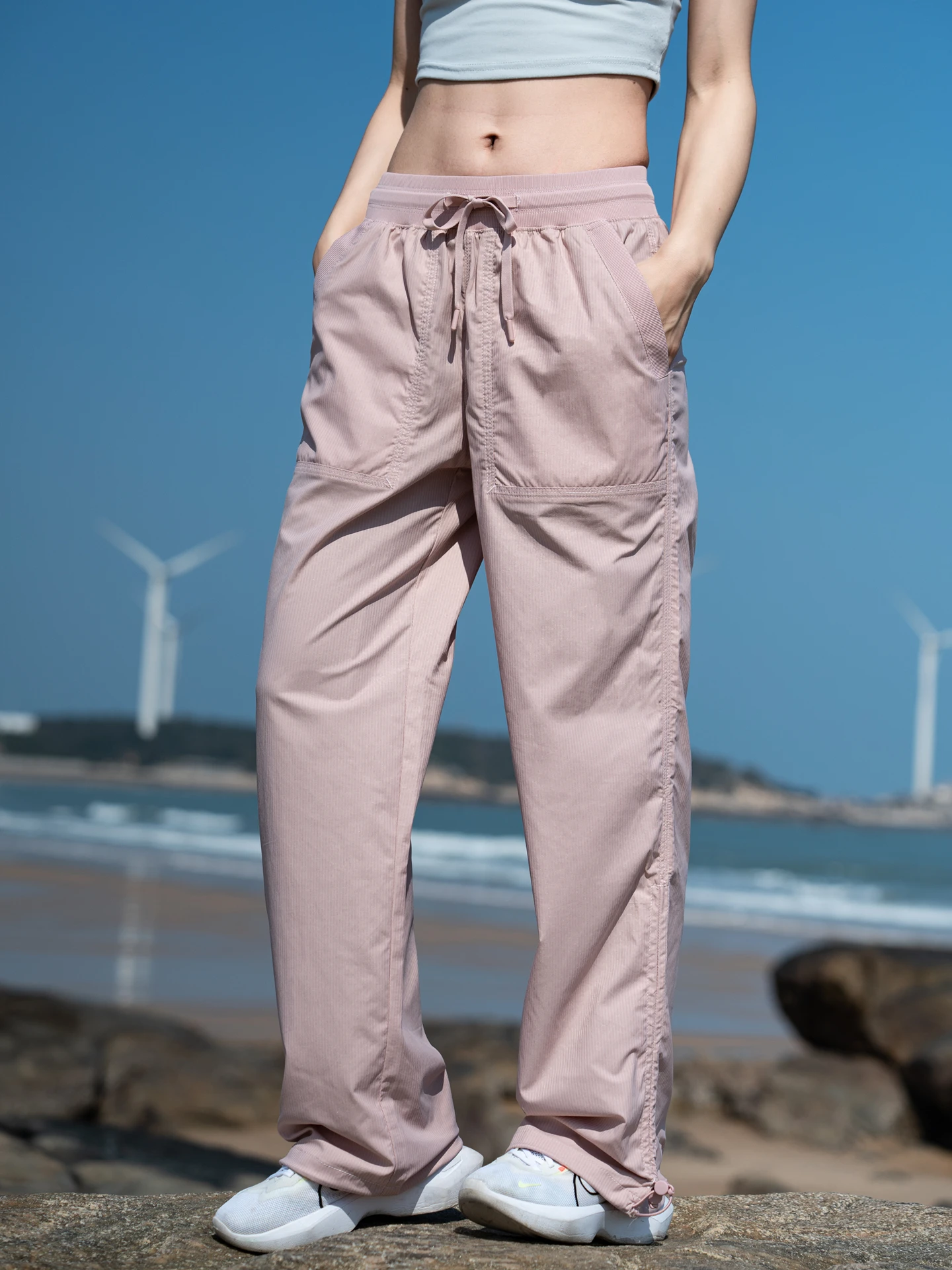 

Женские повседневные брюки из ледяного шелка с охлаждающим эффектом, с двойной завязкой на талии, летние, тонкие, свободного кроя, со средней посадкой, с защитой от солнца, длинные.