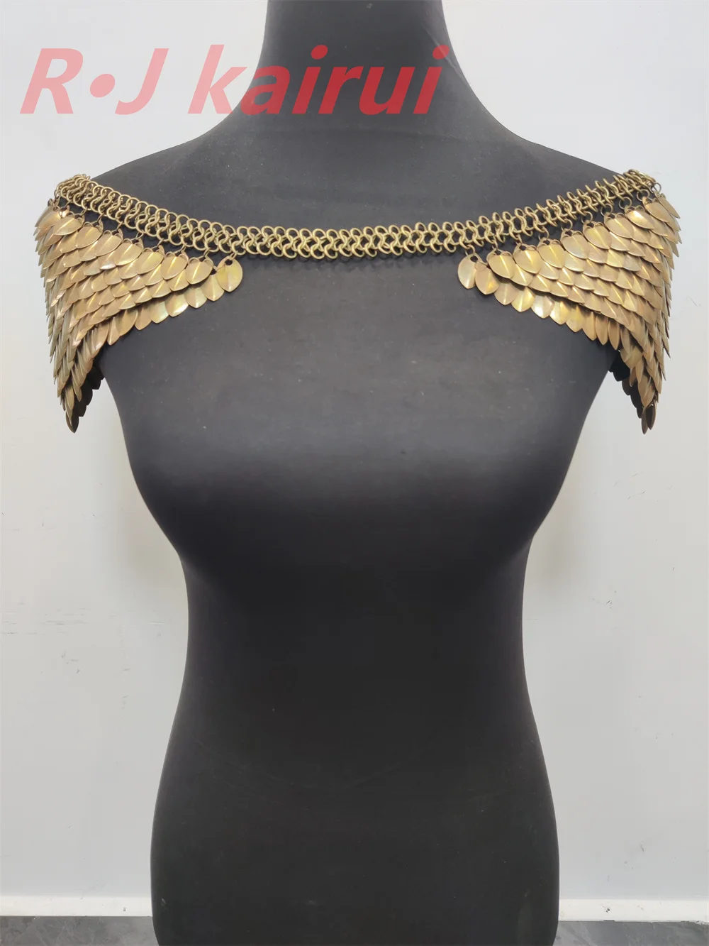 

New S06 Women Sexy Bronze Fish Scale Neck Shouler Chains Unique Design Layers Scales Shoulder Jewelry 8 Colors