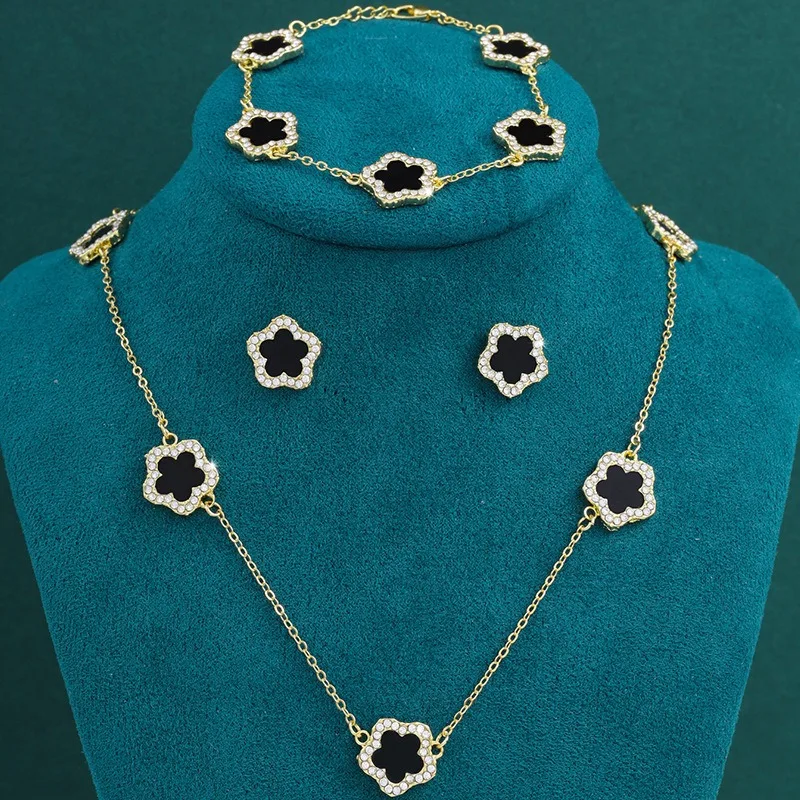 

3pcs/Set Lucky Five-Petal Flower Diamond Necklace Bracelet Earrings For Women Elegant Clover Fashionable Party Jewelry Gifts