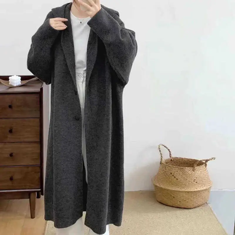 เสื้อคลุมไหมพรมโอเวอร์ไซส์สำหรับผู้หญิง ความยาวปานกลาง สไตล์ลำลอง เสื้อคาร์ดิแกนสำหรับสาวๆ แบบเกาหลี เสื้อคลุมหนาสำหรับฤดูใบไม้ร่วงและฤดูหนาว