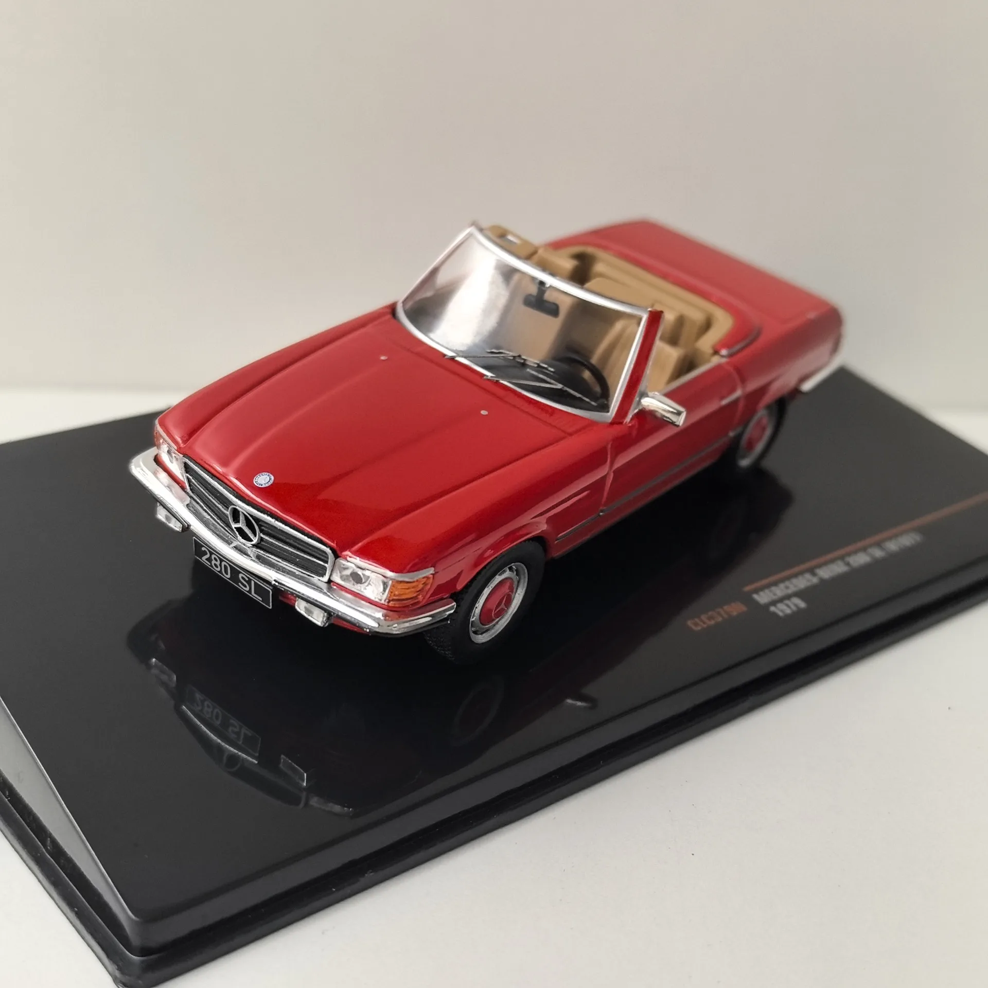 

Diecast IXO 1:43 Scale BENZ 280 SL R107 1979 Alloy Car Model Collectible Toy Gift Souvenir Display Ornament