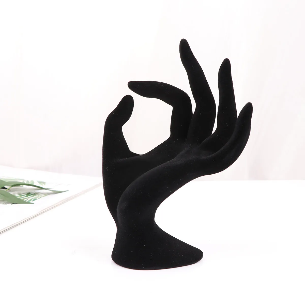 

Подставка для колец в форме руки, 3D, черная, легкая, органайзер для украшений для дома или путешествий, уникальный дизайн, гладкая поверхность