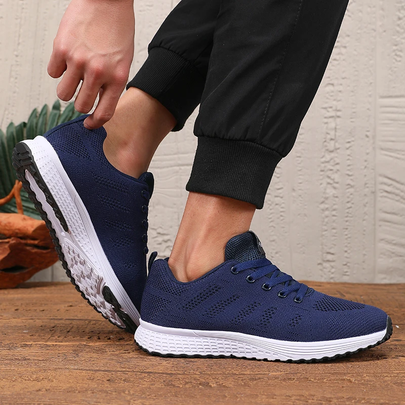 Minimalist Men's Vulcanized Shoes Luxurious Design Breathable Comfortable Anti Slip Sole New Versatile Sports Shoes for Couples