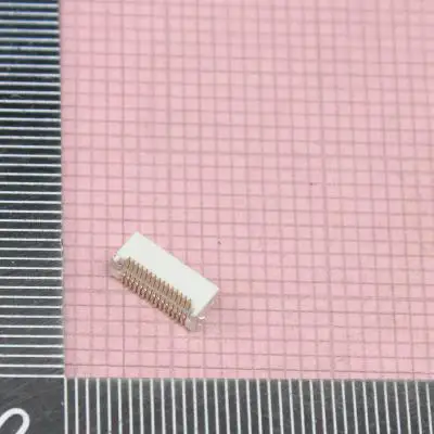 1Pcs/Lot   DF12(4.0)-30DP-0.5V(86)  HIROSE connector Header，Outer Shroud Contacts 500μm 2 30pin 4mm 3.3mm 203nm