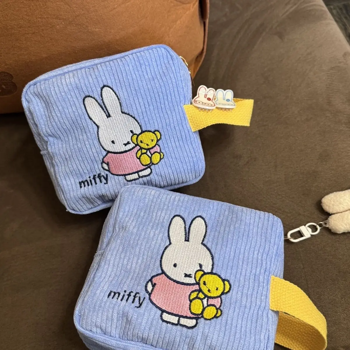 Kawaii Miffy Cord-Kosmetiktasche Niedliche Kamera-Aufbewahrungstasche Kreative Tragbare Große Kapazität Reißverschluss-Geldbörse Außentasche – Detail 5