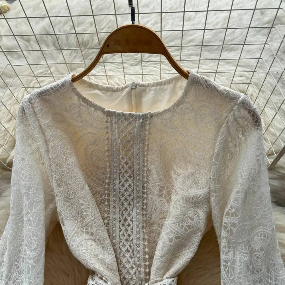 فستان أنيق عتيق مفرغ من الدانتيل بأكمام طويلة مكشكش أنيق على الموضة الكورية الجنية ملابس نسائية