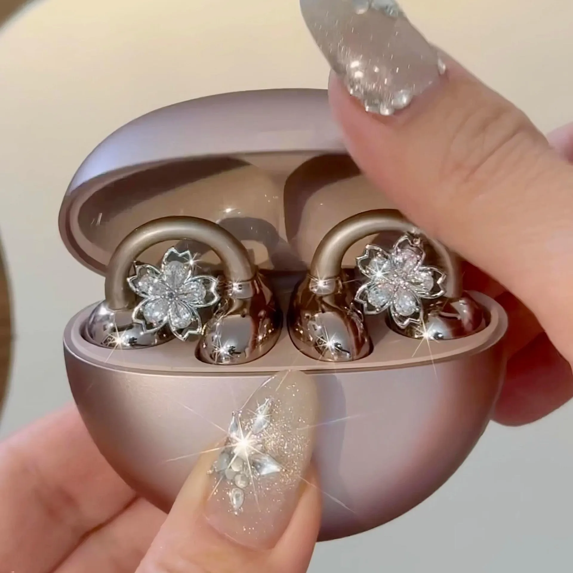 DIY Headphone Diameter Buckle Removeable Butterfly Pattern Headphone Decoration Clip Easy to Install Decorative
