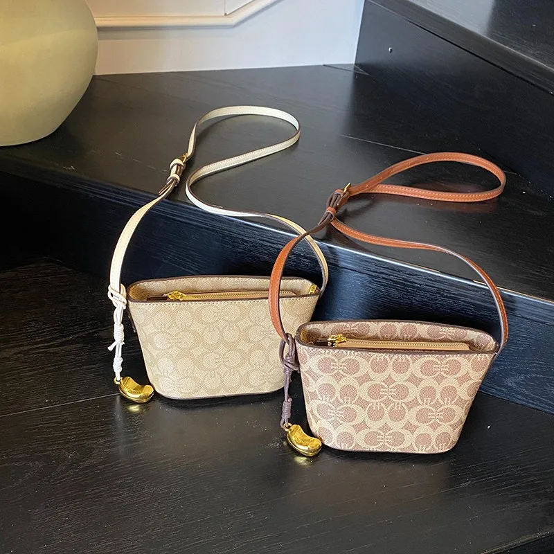 

French Inspired Leather Shoulder Bag: Creative Individual Female Handbag for Women, Trendy Light Luxury Accessory 2025 Niche