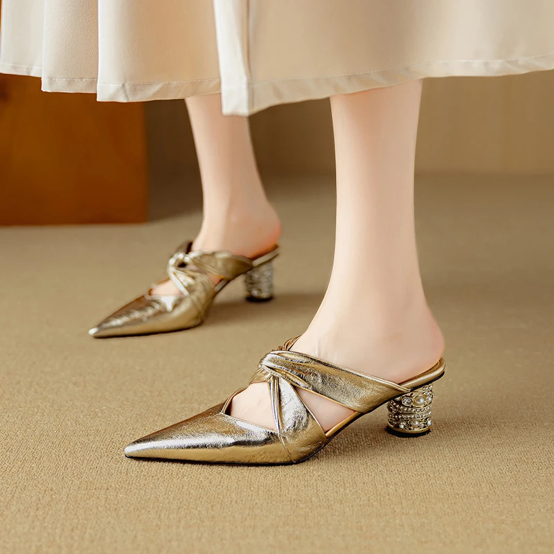 

2025 женские тапочки Mueller, роскошные шлепанцы, женские шлепанцы с жемчугом и квадратным каблуком, женская обувь на высоком каблуке, женские шлепанцы