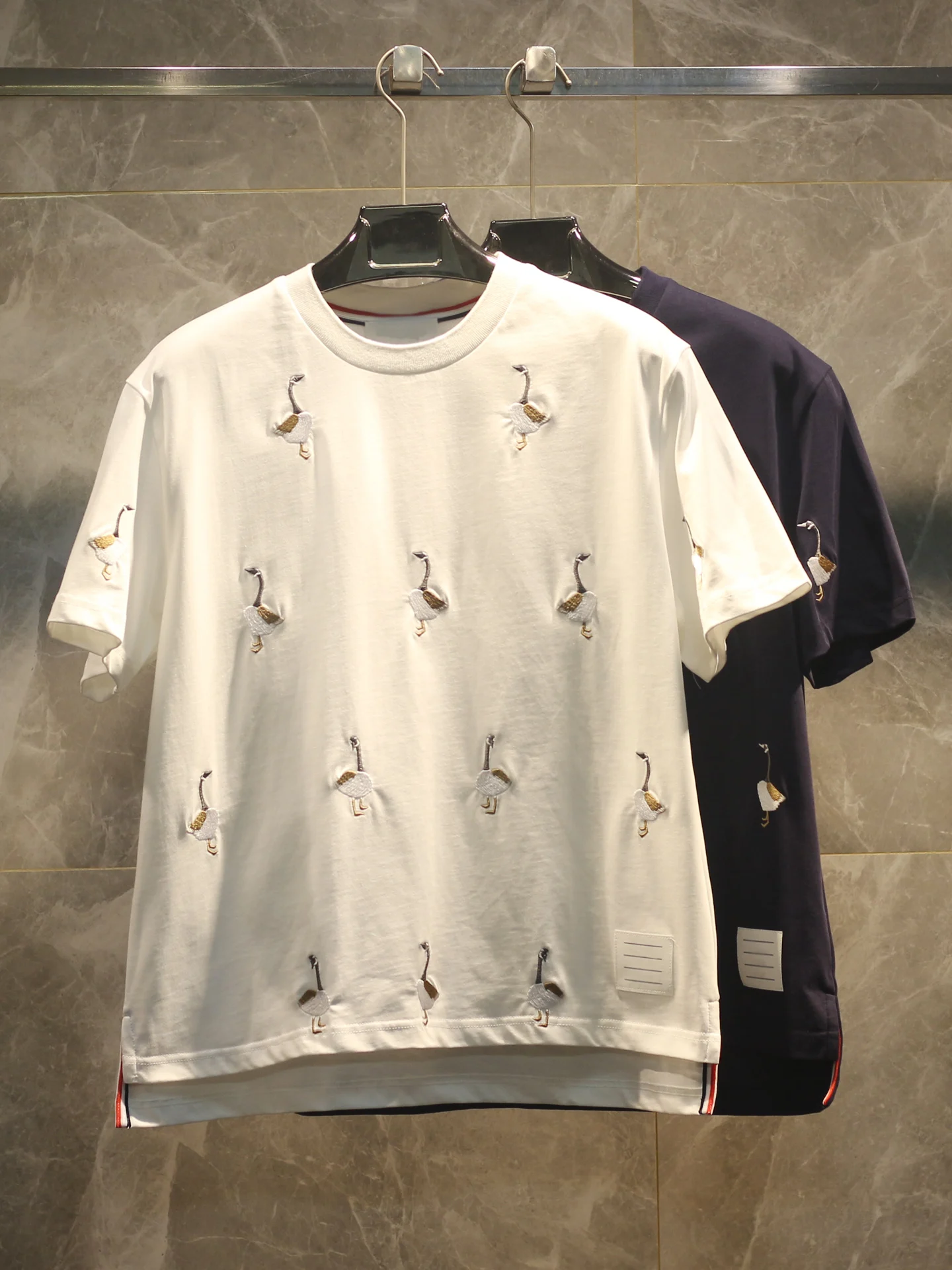 

Премиальная хлопковая футболка с вышивкой, свободного кроя, летняя коллекция 2025, модная повседневная одежда для мужчин и женщин