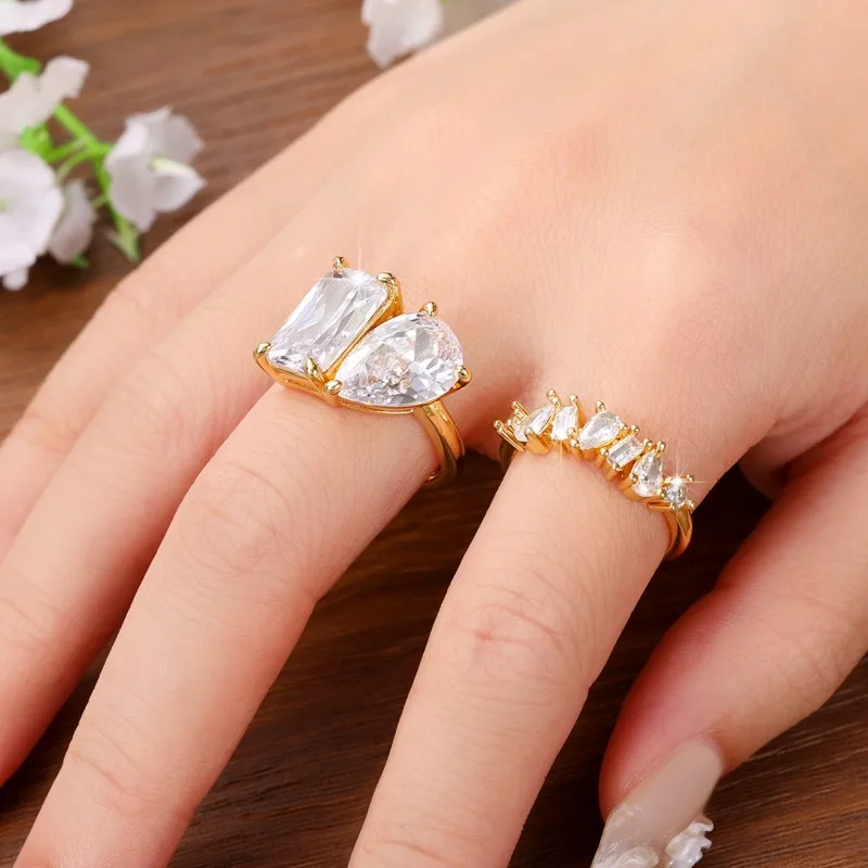 Huitan Hot Trend Pear Square Cubic Zirconia Crystal Rings for Women 2Pcs Set Gold Color Wedding Engage Accessories 2023 Jewelry