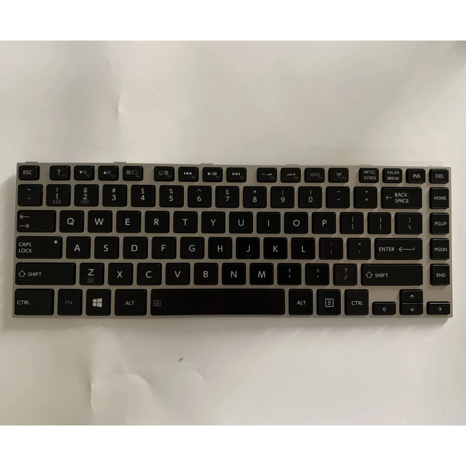 

Laptop keyboard US Layout for Toshiba Satellite E45 E45T E45T-A E45T-A4300 E45T-A4200 E45T-A4100