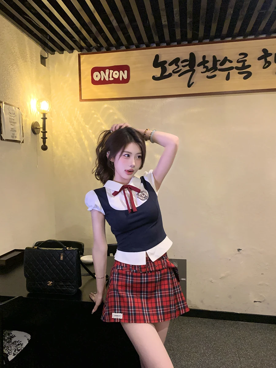 

Женский летний комплект Mochi: клетчатая жилетка и юбка в студенческом стиле, модный имитационный комплект из двух предметов, с коротким рукавом, в стиле принцесс.