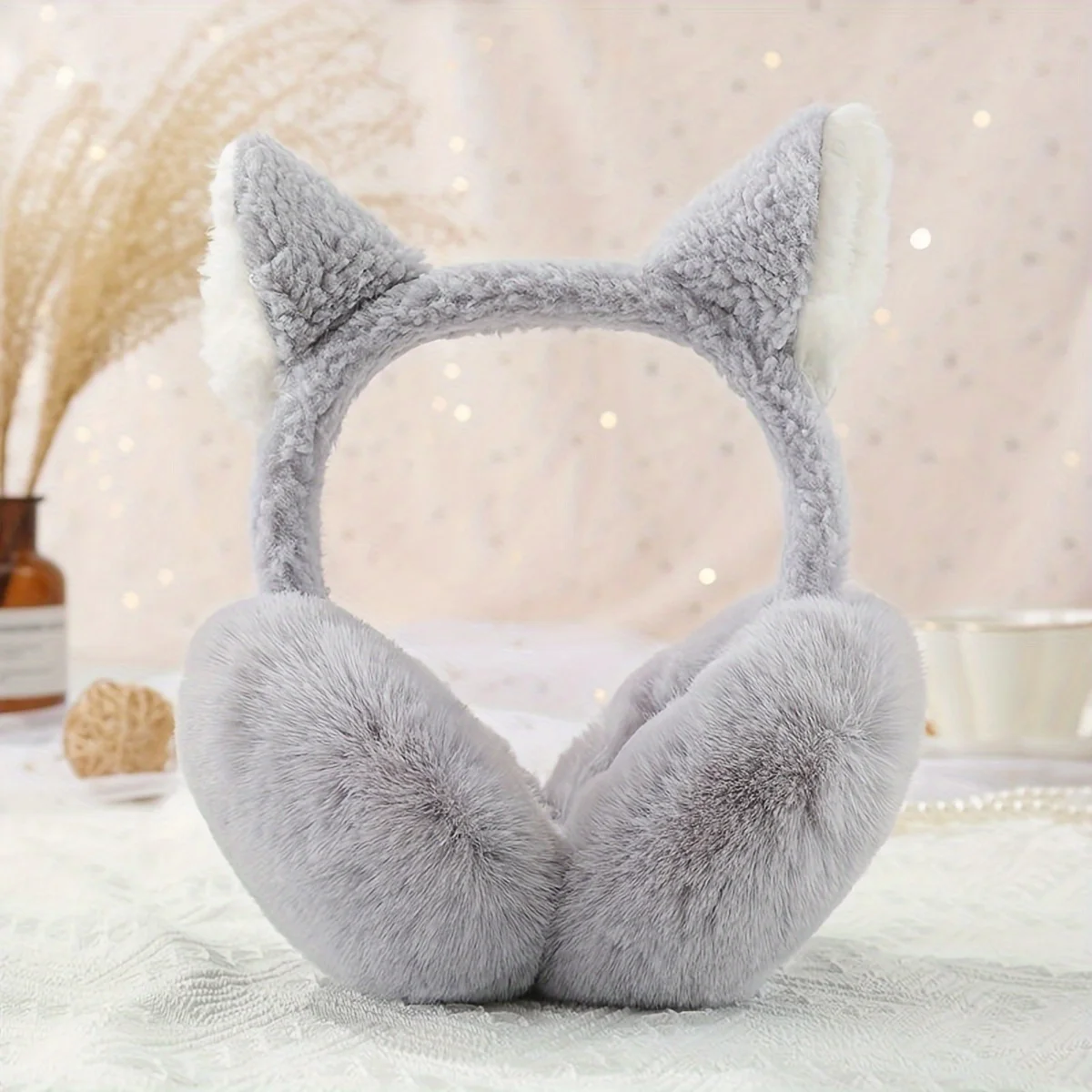 A Pair of Cat Ear-shaped Plush Warm Women's Foldable Ear Muffs for Winter, Cute Ear Covers for Cold Weather.