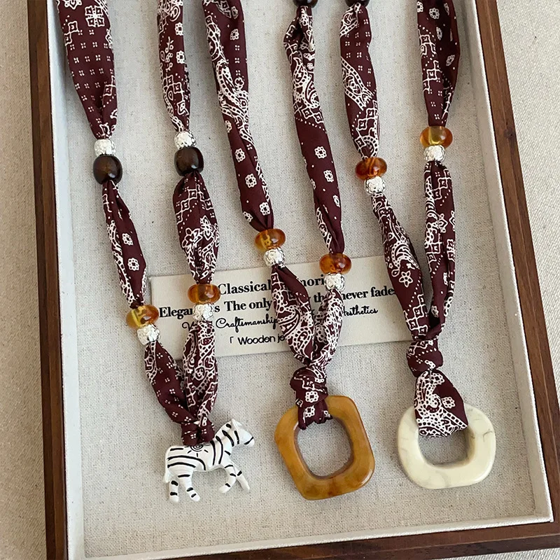 Minar New Chic Hollow Geometric Resin Enamel Horse Pendant Necklaces for Women Printed Cashew Flower Silk Scarf Sweater Chain
