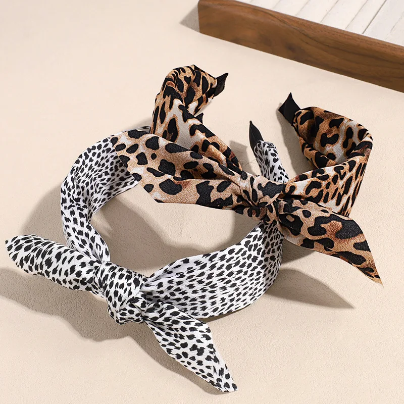 1 Stück koreanische Version Haarband mit Leopardenmuster und Schleife, Retro-Haarband mit Zähnen, breiter Rand, rutschfest, zum Waschen von Gesicht und Haaren, weiblich
