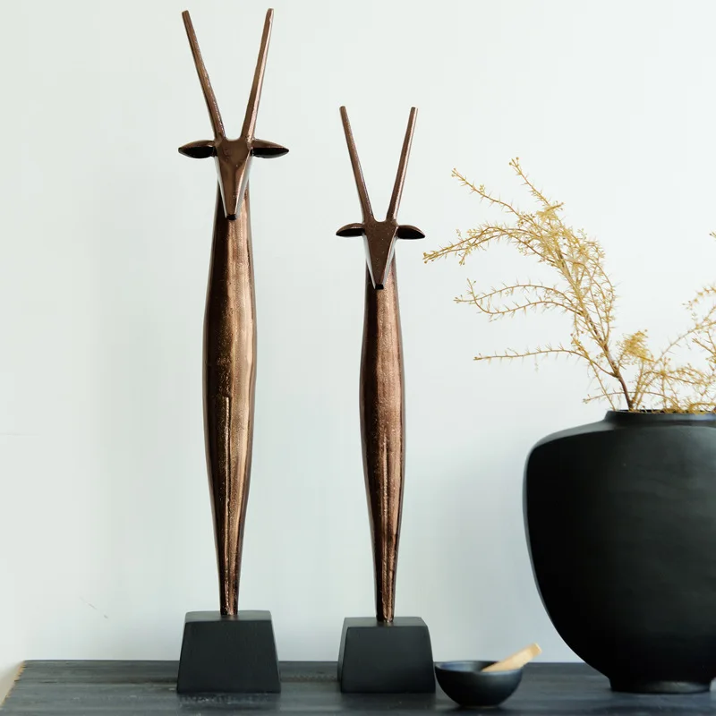 Modern simple bronze gold abstract animal leader sculpture home model room entrance metal decoration ornament