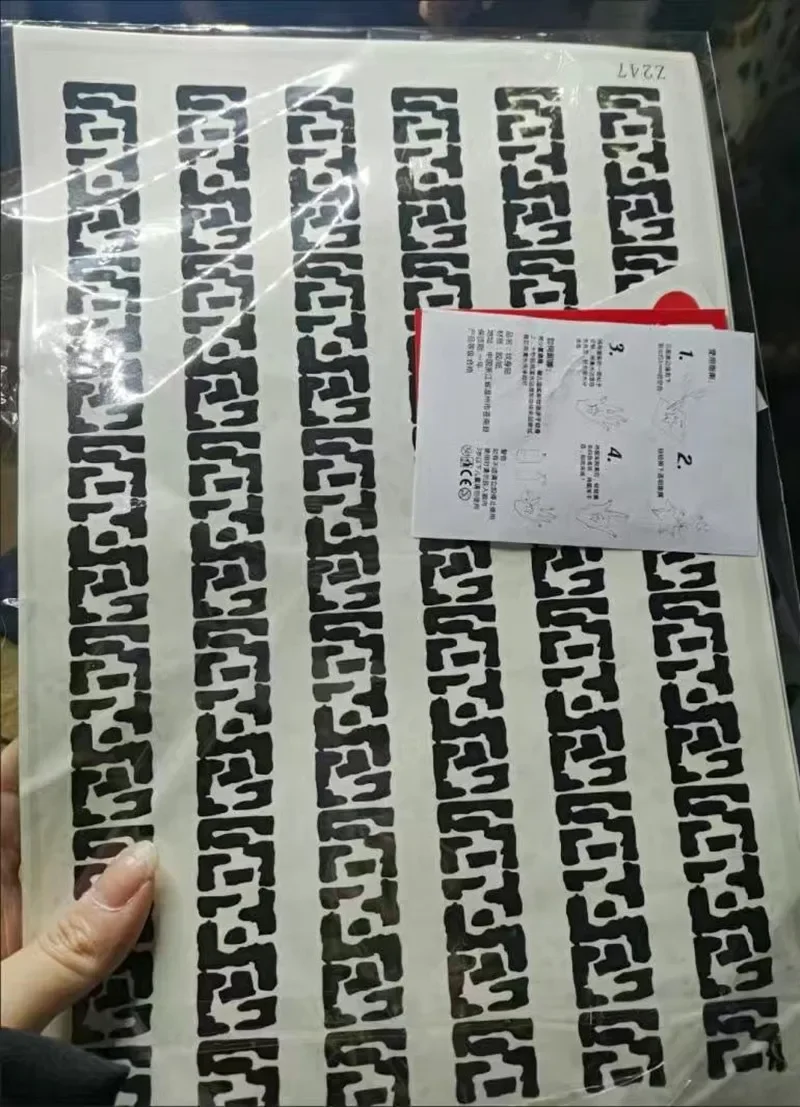 2 pagine Tian Guan Ci Fu Xie Lian Hua Cheng Cosplay Tattoo Heaven Benedizione ufficiale Mo Dao Zu Shi Anime Adesivi Personaggio Puntelli