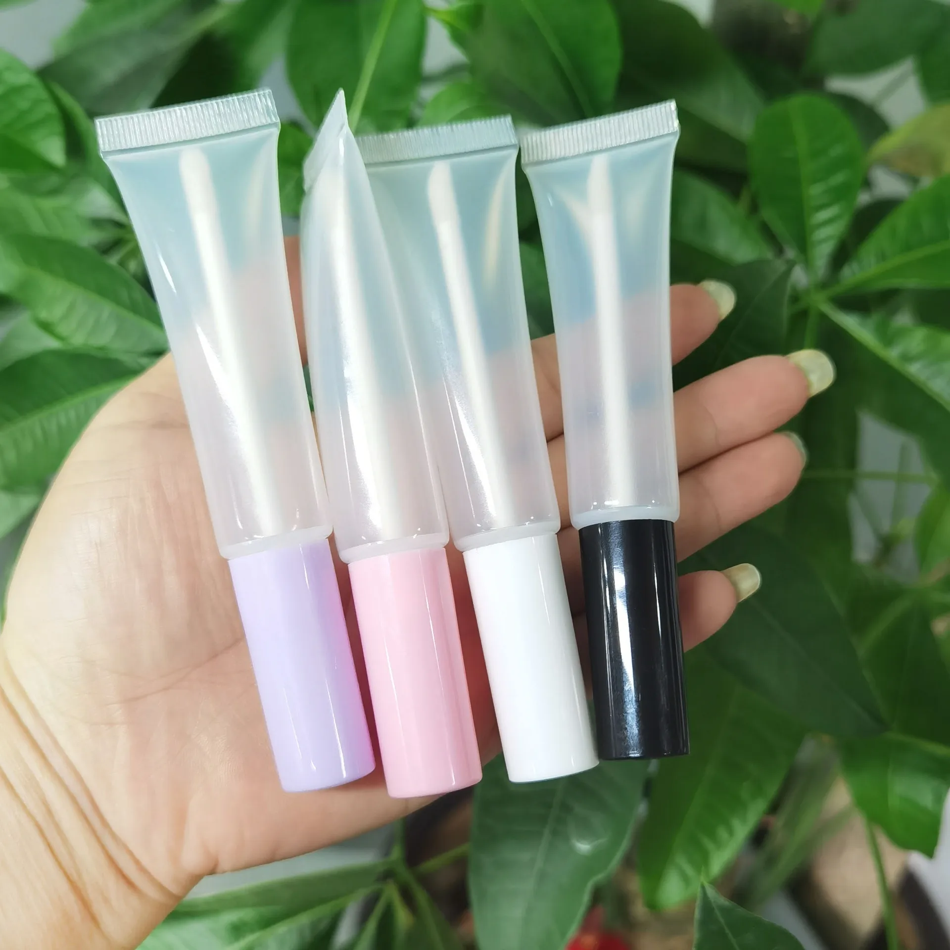 50 buah 15ml Lip Gloss transparan tabung sikat selang kosmetik mulut miring putih merah muda Film ekstrusi bahan kemasan