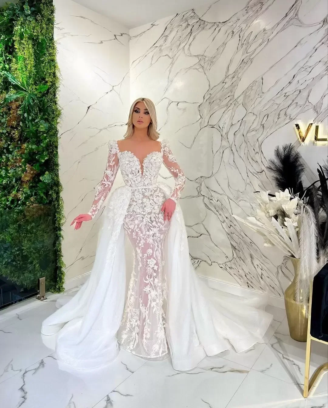 

Customized 2026 Luxury Mermaid Plus Size Sexy Sweetheart Lace Beaded Wedding Dress Long Sleeve Vintage Elegant Bridal Dress