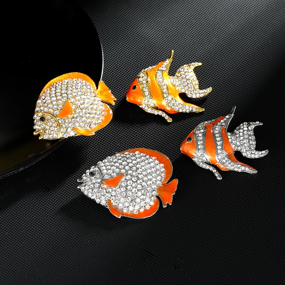 Dazzling Fish Collection Rhinestone Brooches Luxury Full Crystal Paved Goldfish Lapel Pins Cheap Women Clothes Jewelry